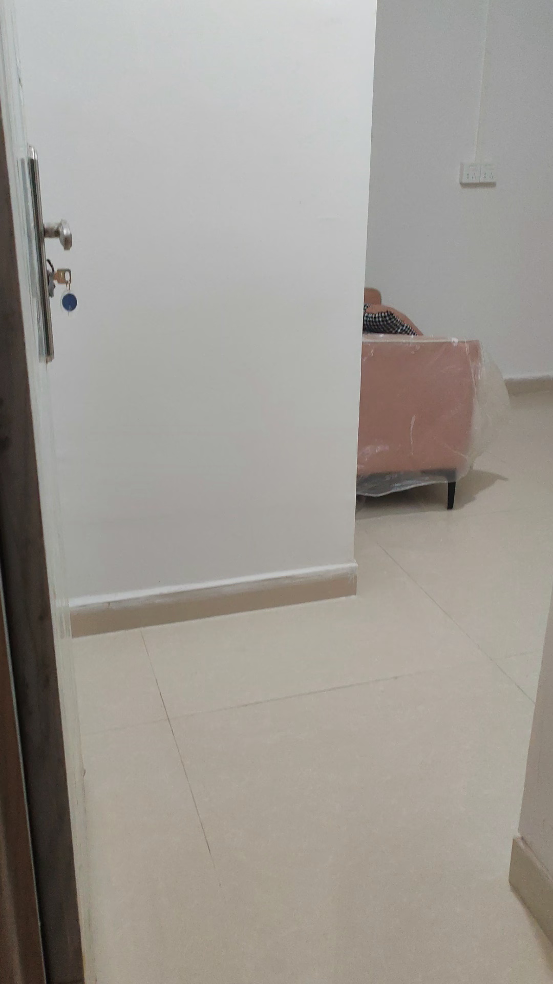 下沙三楼楼梯一房一厅3000