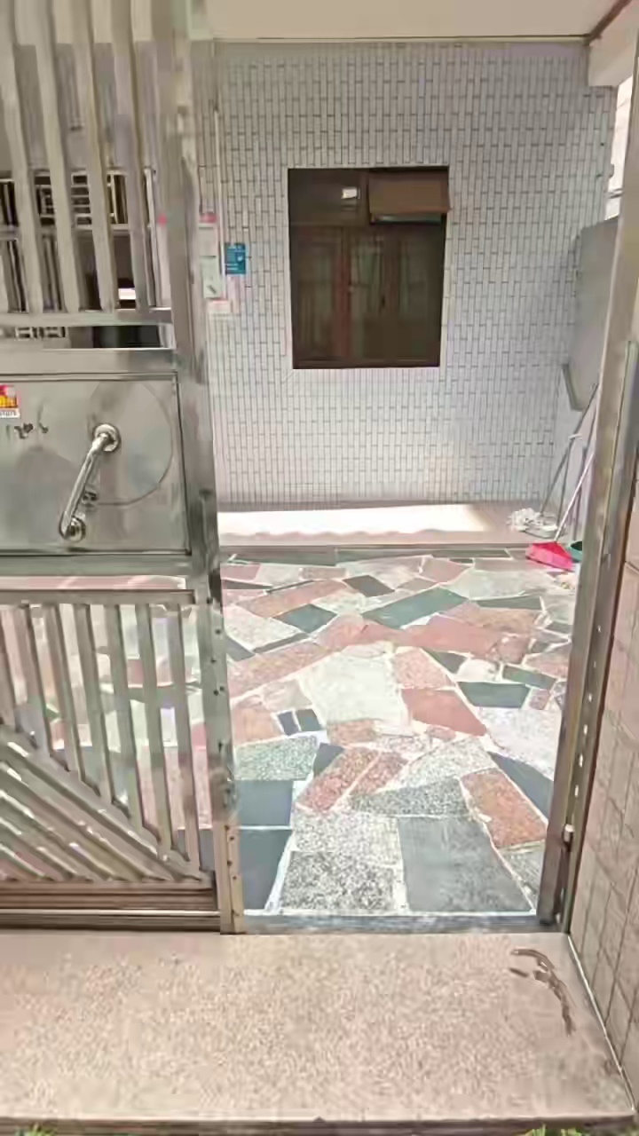 东方小学旁边独栋5房出租，空房3800，随时看房，有中介费