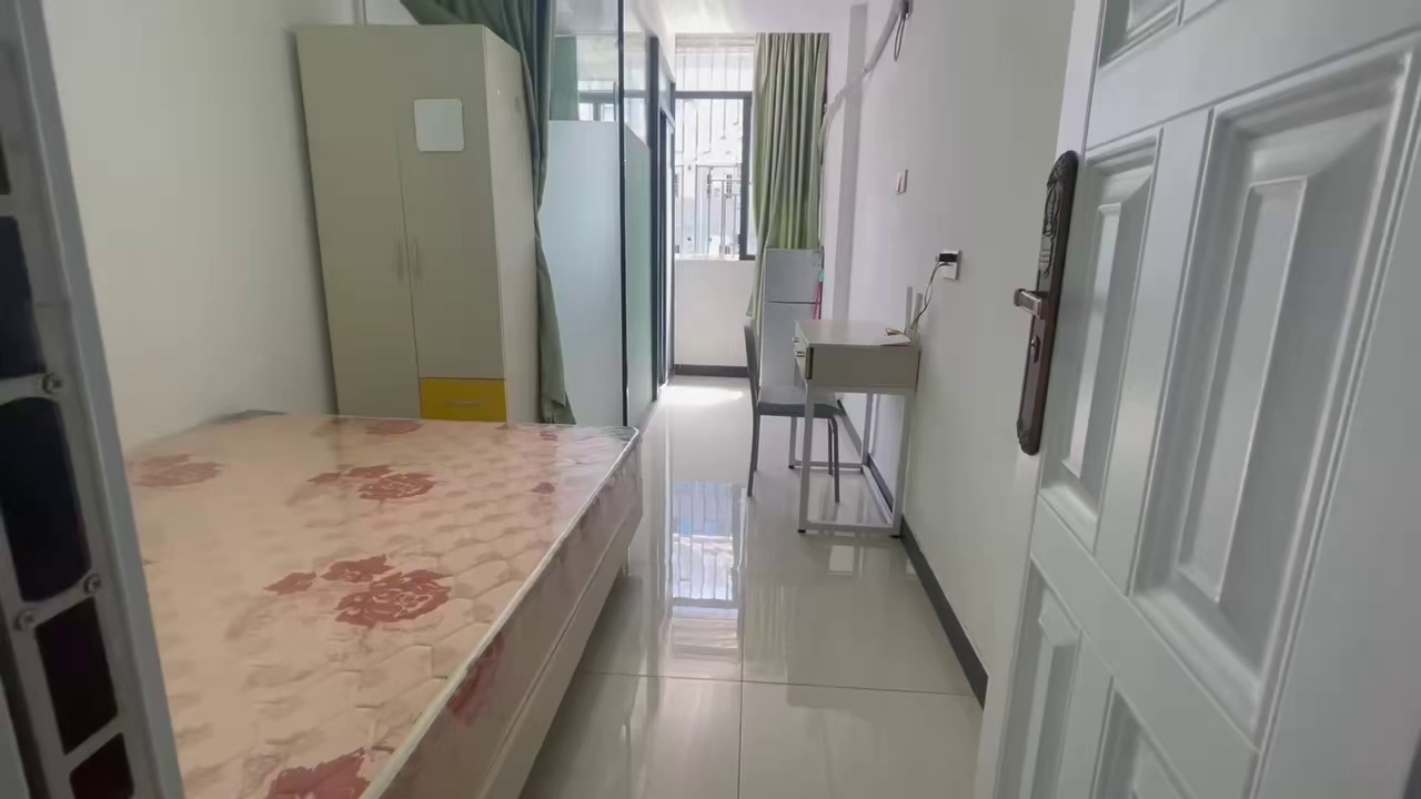 中山公园地铁站，电梯精装单间2500