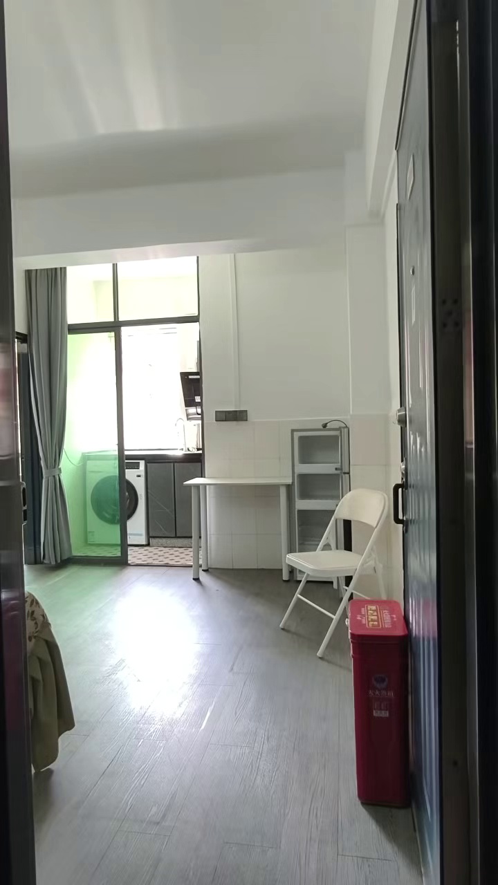 二房一厅，五和地铁口D出口，大发埔，只要3100