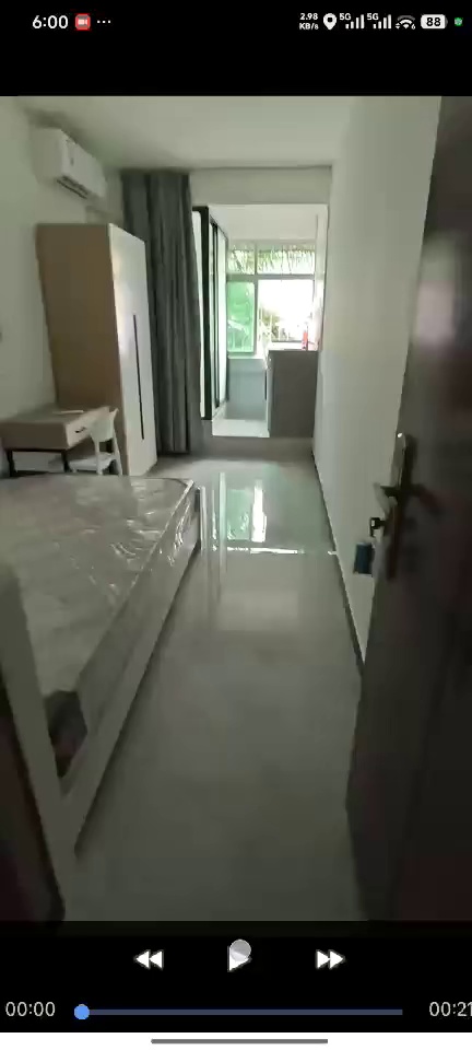 南油南光地铁口1780 月底空出