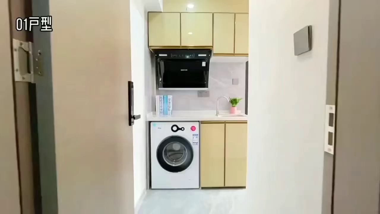 坪洲地铁站，走路2分钟，单间，边户，落地窗，2580包管理费和网费。