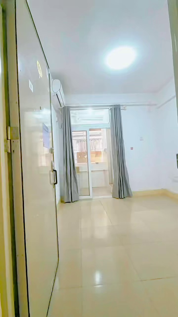 坪洲地铁站，走路4分钟，单间，1380。