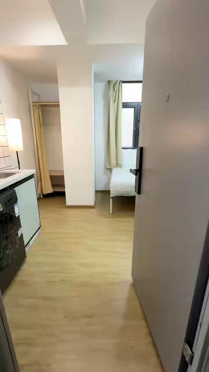 大学城地铁站1880包管理