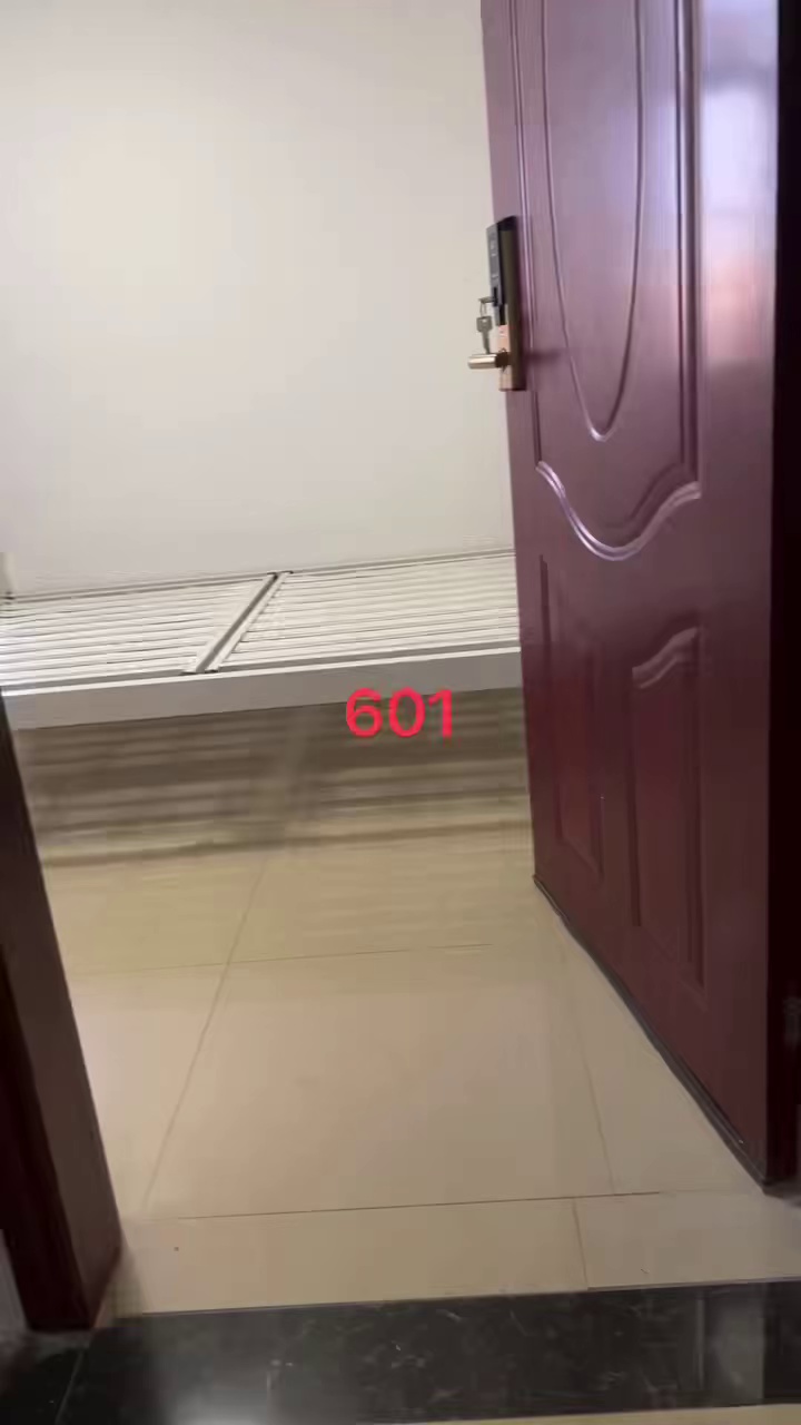 大芬地铁 大单间 1100