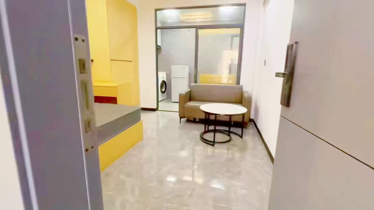 宝田一路地铁站单间1480，还有停车月卡300，就一个名额