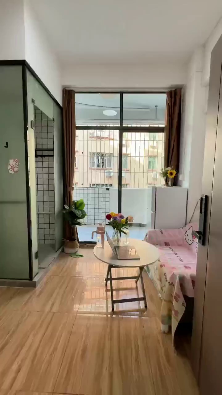 木古电梯阳台一房2180可