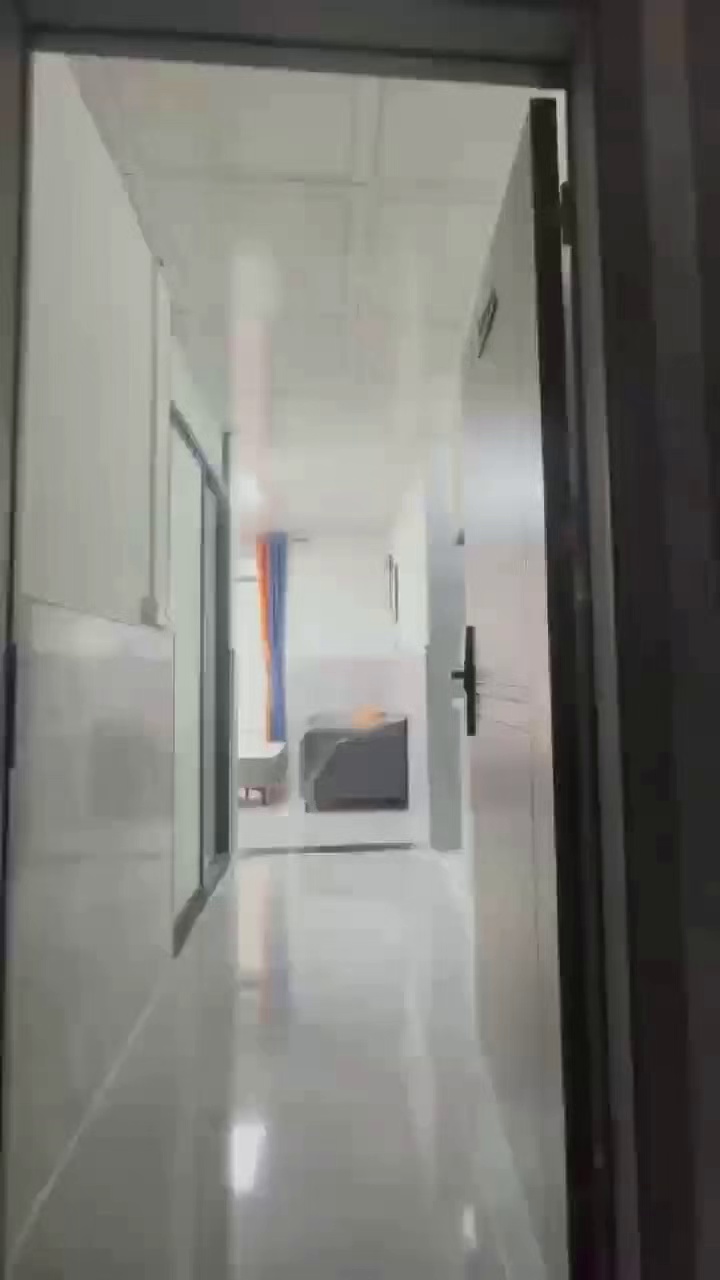 横岗地铁站，一房一厅带阳台拎包入住1580
