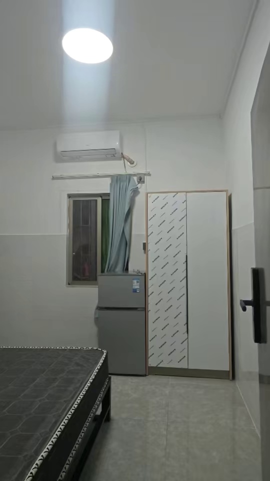 民治深圳北双地铁，1楼精装单间 特价1180