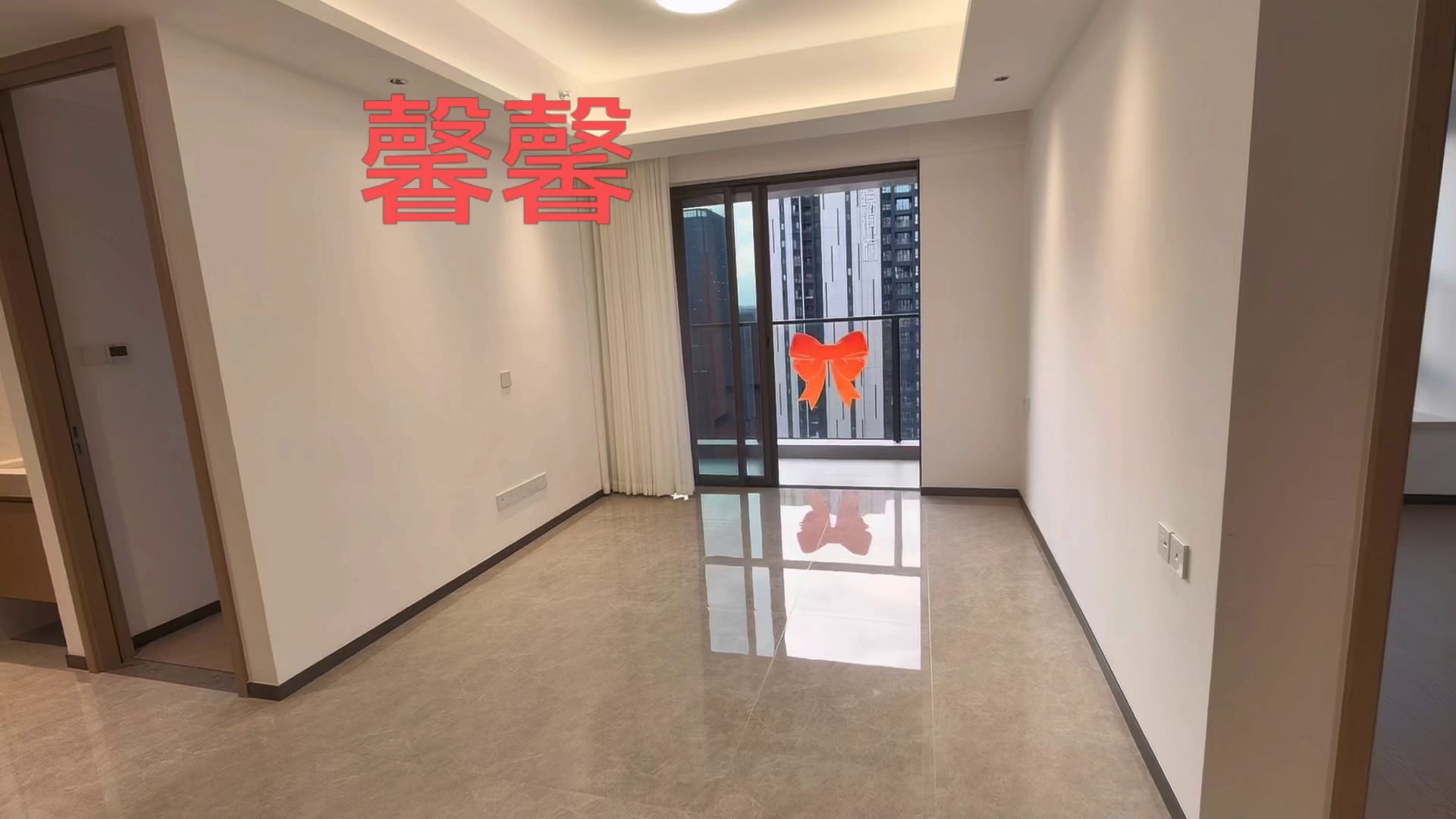 清湖地铁口小区精装三房只租6000多套， 密码锁随时看房。