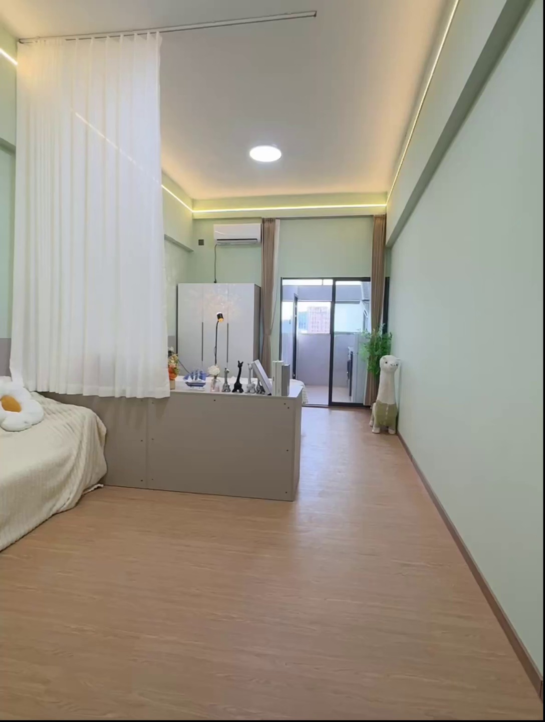 玉律南海百货精装大单间1380家电齐全，拎包入住停车方便