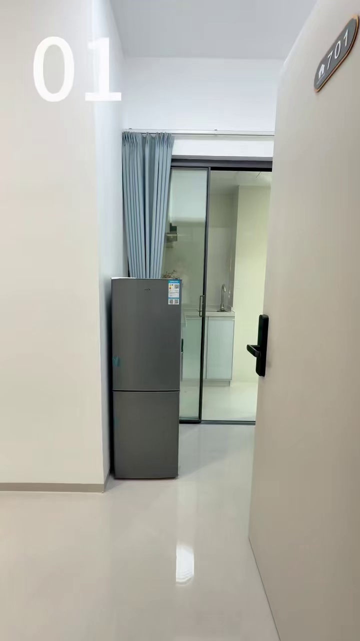 电梯一房一厅租3280