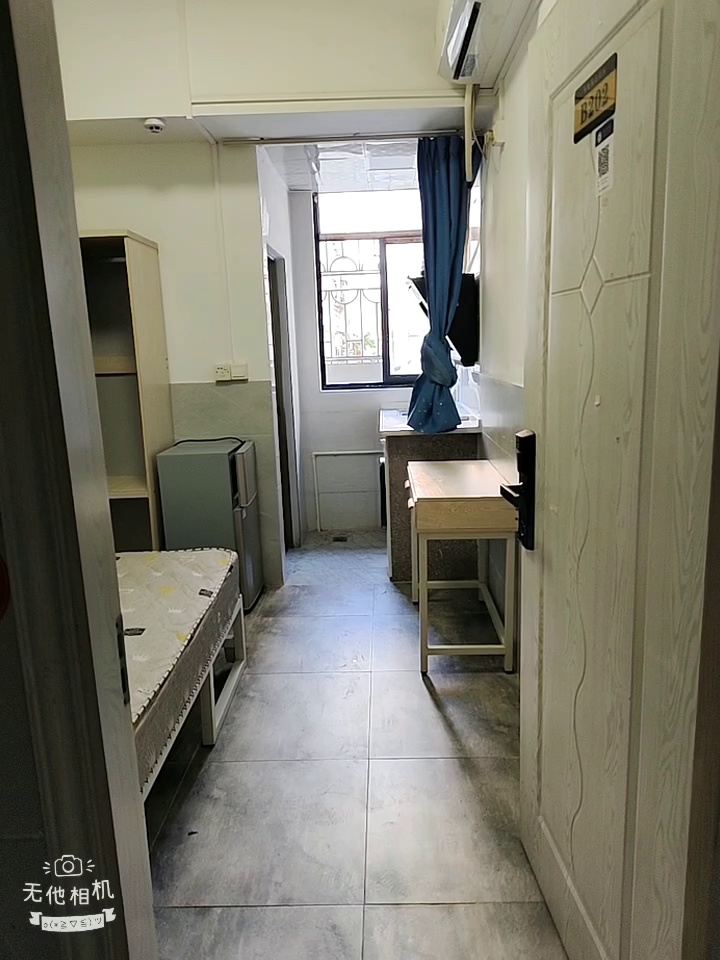 电梯采光公寓单间拎包入住特价1100