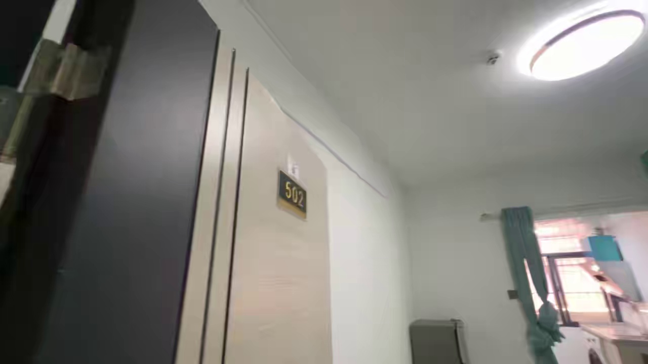 翻身地铁站 一房一厅2580