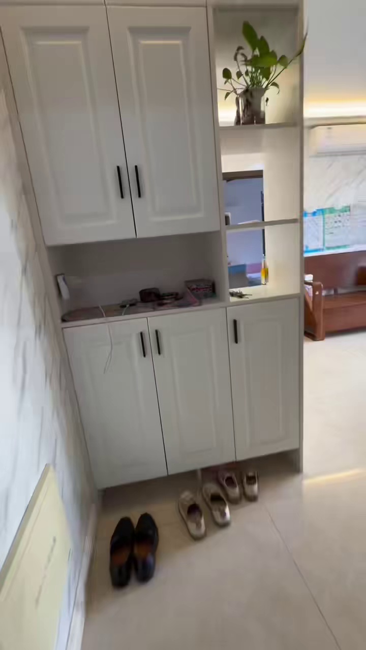 翻身精装阳台2房一厅