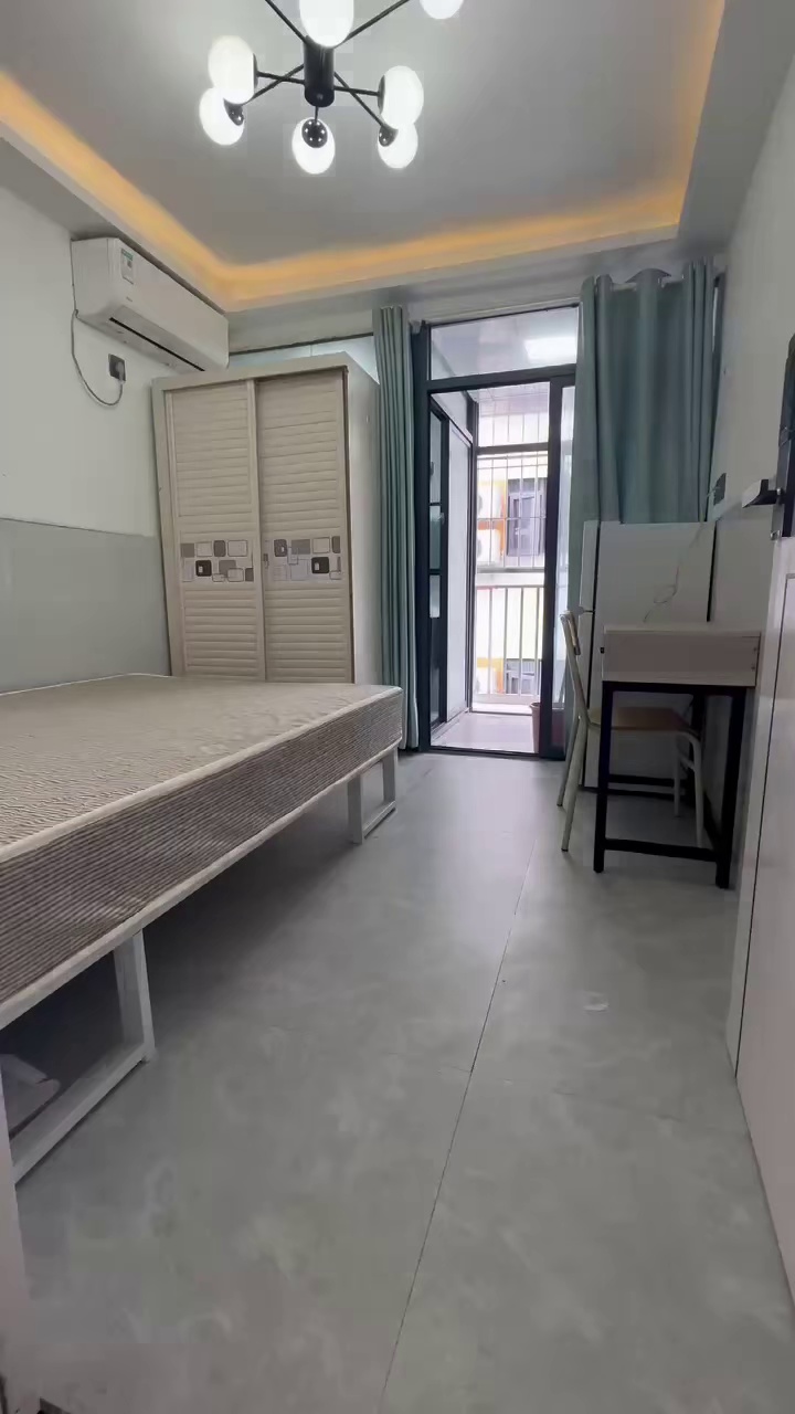 西乡地铁站 阳台单间1700
