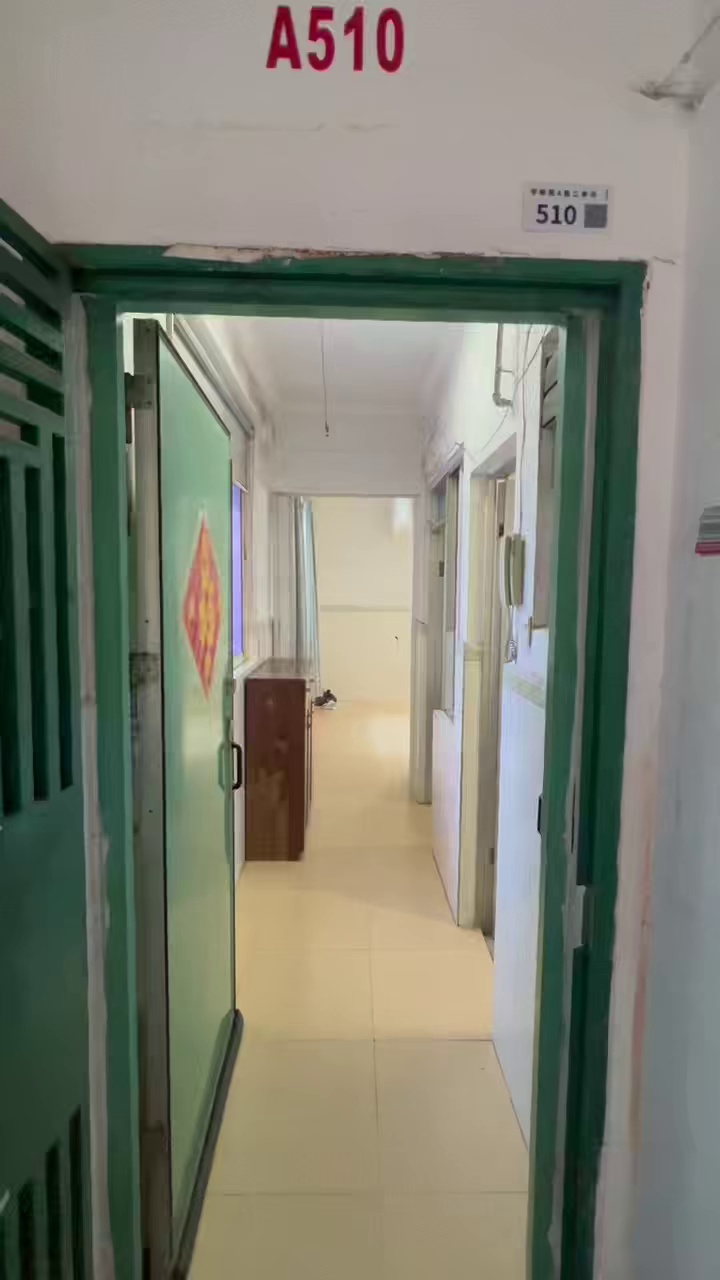 龙华地铁口，龙华供电所附近两房2500