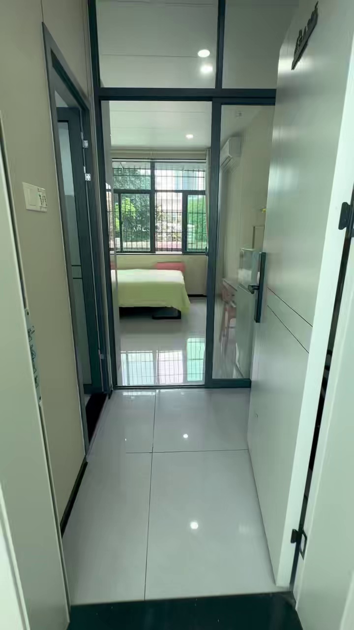 龙华大单间1880停车月卡300