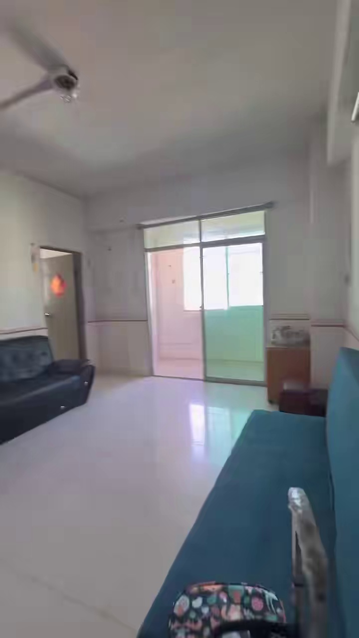 龙华大浪南路 电梯高层 两室一厅一卫2200/月采光通风非常的好