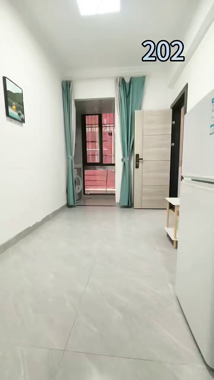 龙华汇海广场电梯一房一厅1580