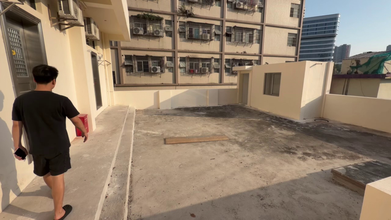 乐荟中心旁超大露台一室一厅 1680¥