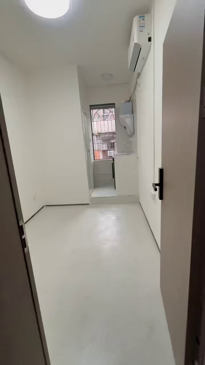 南山地铁站，精装单间配齐1580