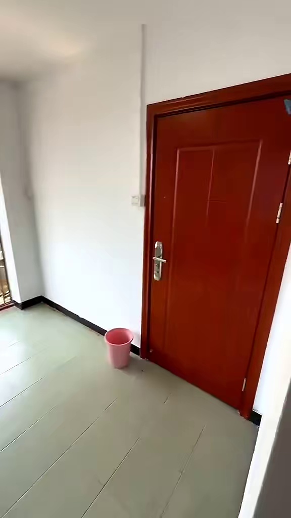 双阳台两房一厅1350 双卫生间