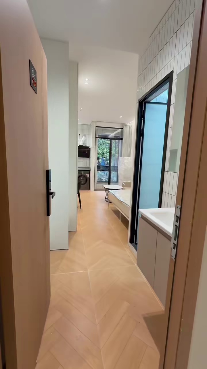 坂田北贝尔路，A栋3楼，园区电梯精装房，独栋大单间2380，带阳台，干湿分离，拎包入住