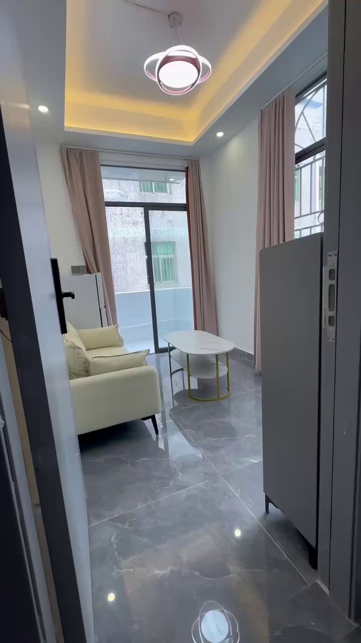 大浪南路江南百货附近精装一房一厅1650