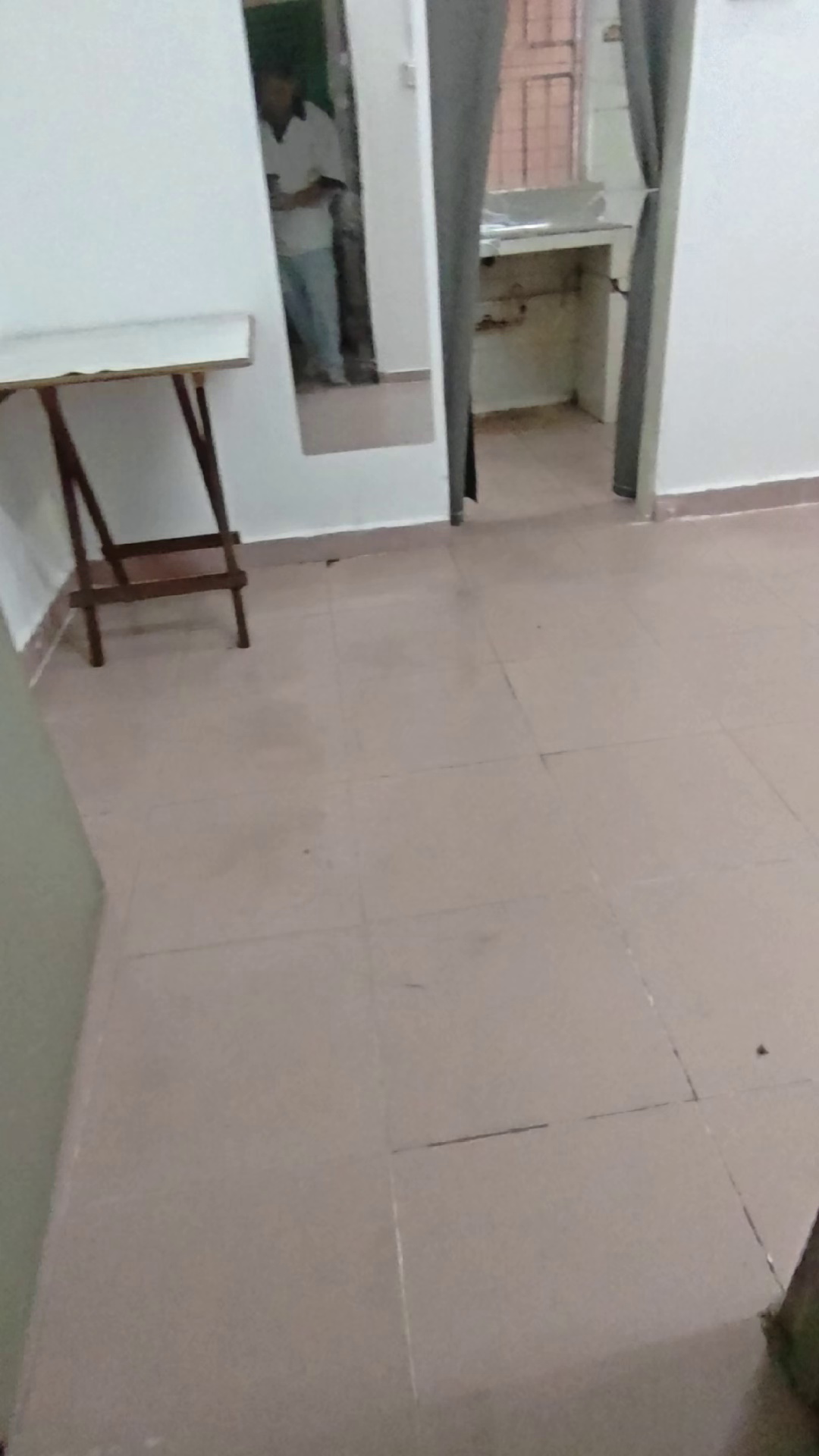 新三村布吉 民房1000 有阳台天然气