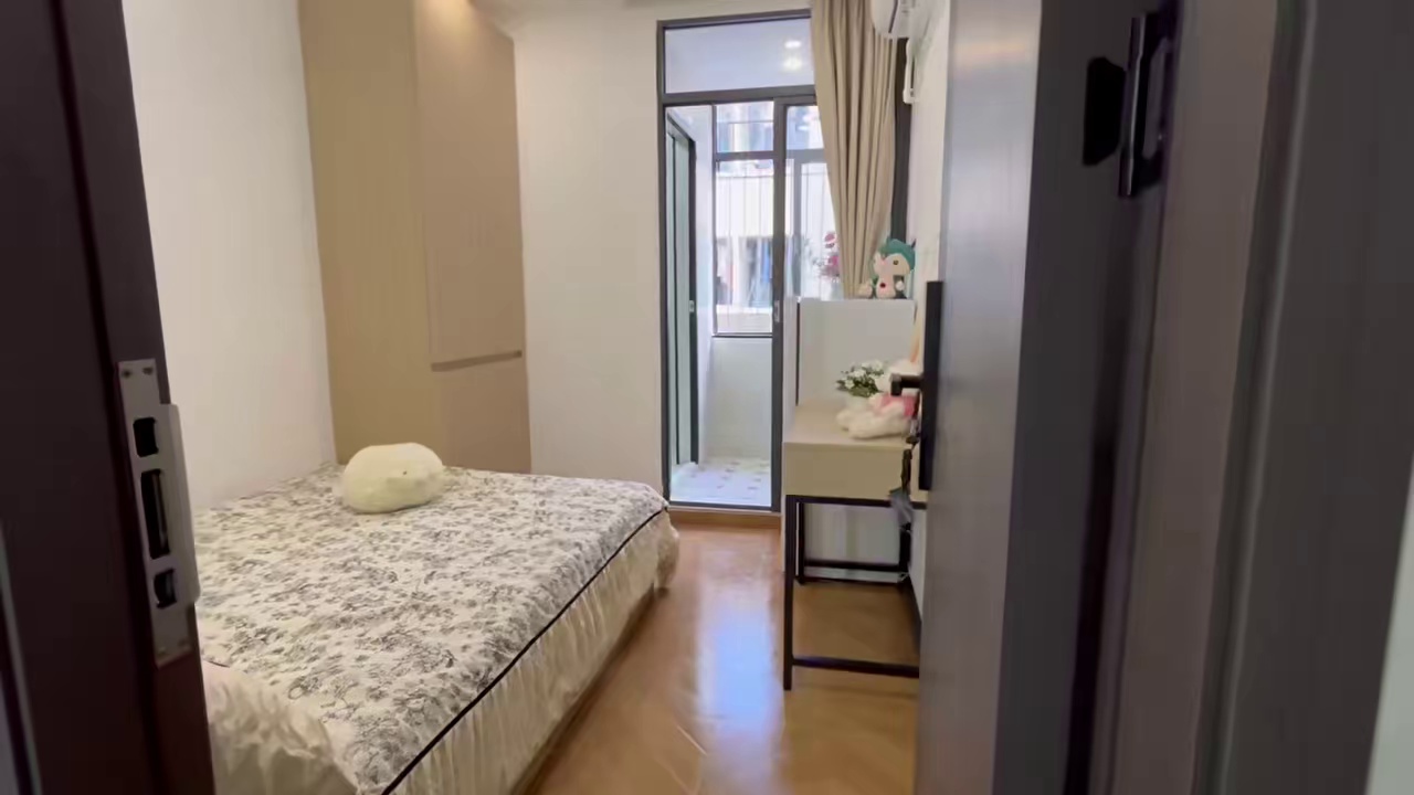 转租 珠光 电梯单间1700，公交直达科技园