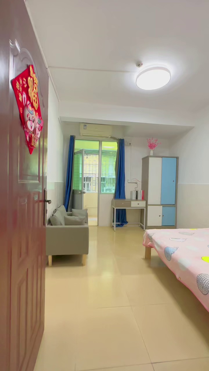 龙华壹城中心，附近电梯大单间1480